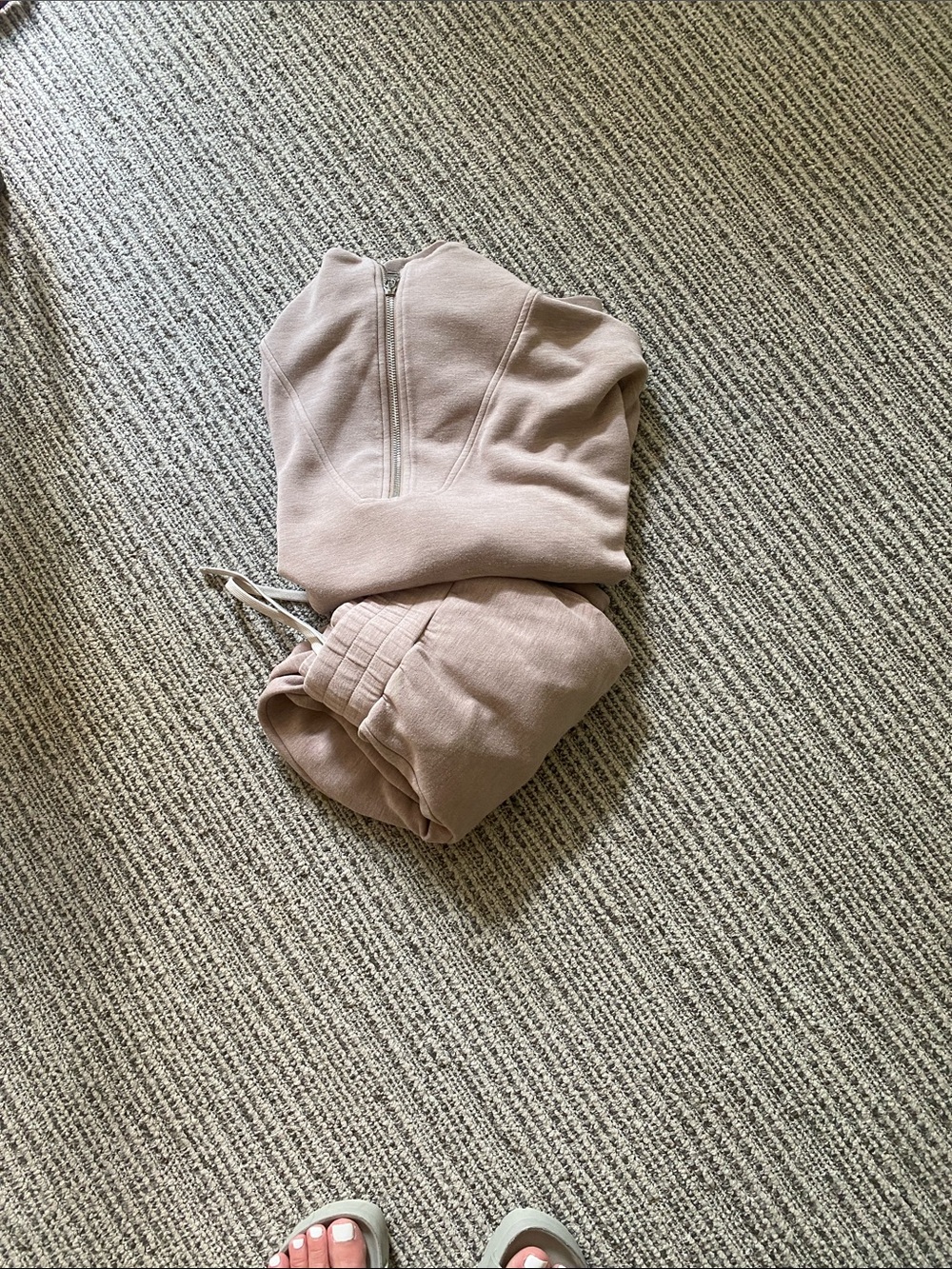 Varley Set- Hawley DoubleSoft Zip Hoodie and Slim Cut Jogger in Taupe - Picture 1 of 6